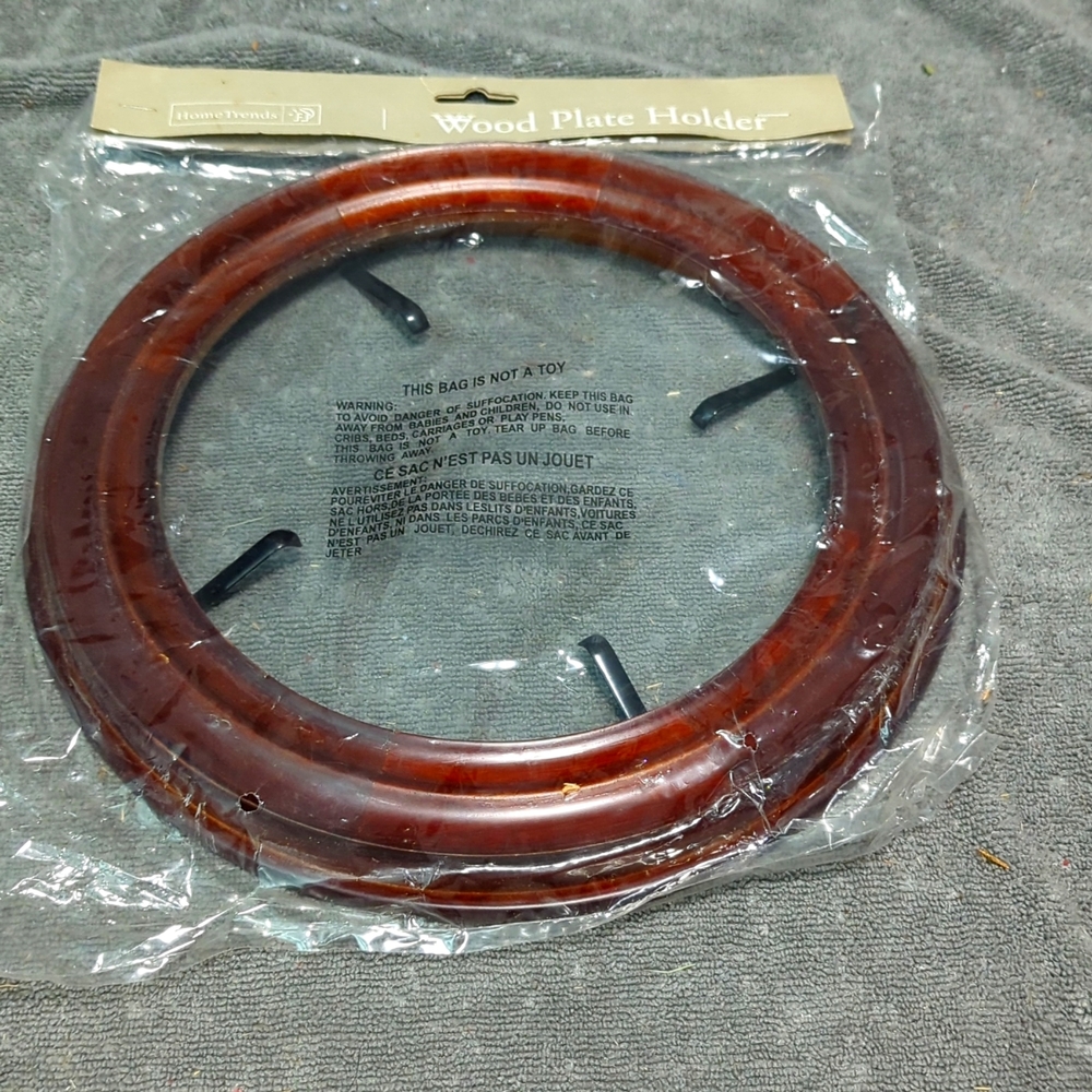 Brand new in package wood collector plate holder.